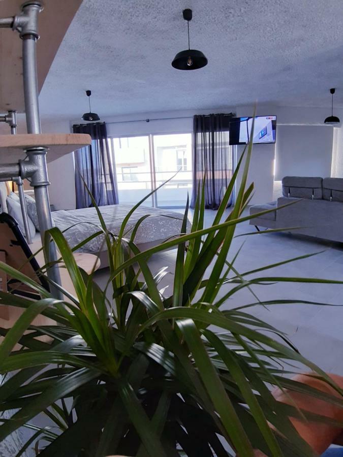 21 Suites Deluxe Stay Near The Airport Markópoulon Buitenkant foto
